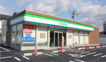 ファミリーマート 関東福野町店